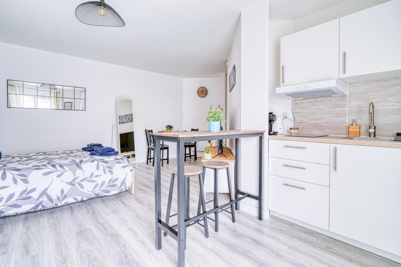 Abel Classe 1 Etoile Apartment Courcouronnes